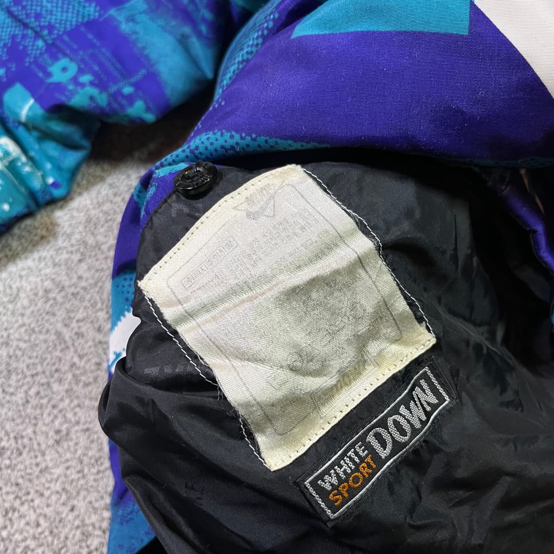 나이키 삼나스포츠 올드스쿨 다운 패딩 상품이미지5