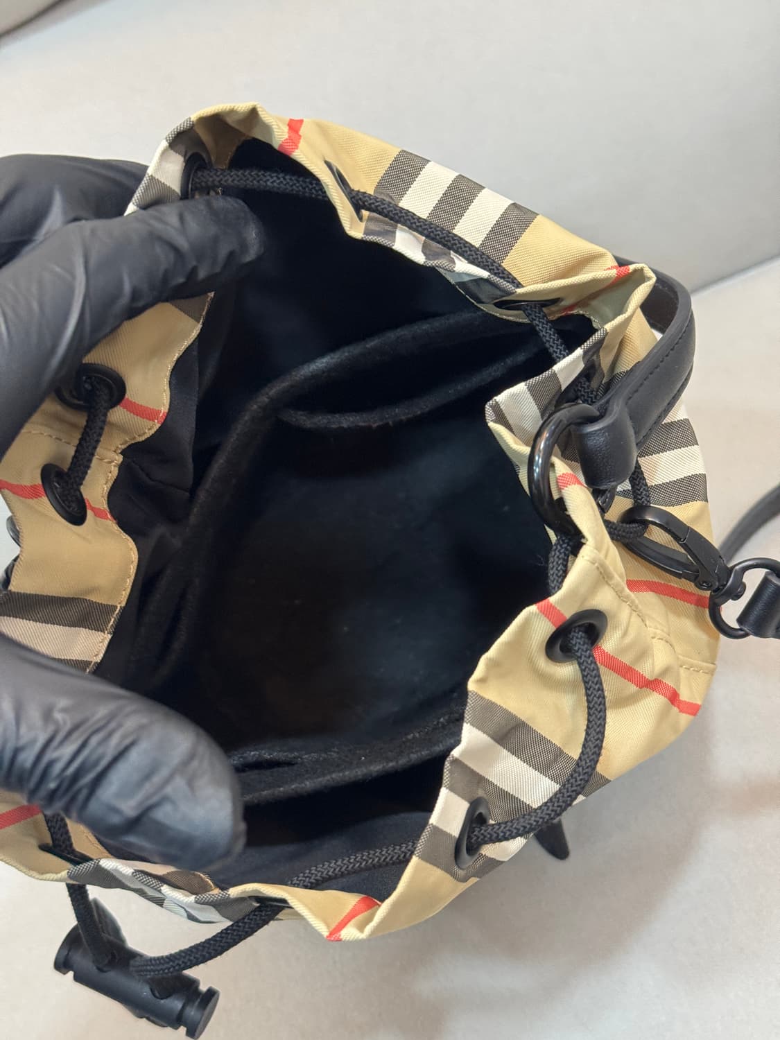 버버리 포이베 버킷백  상품이미지4