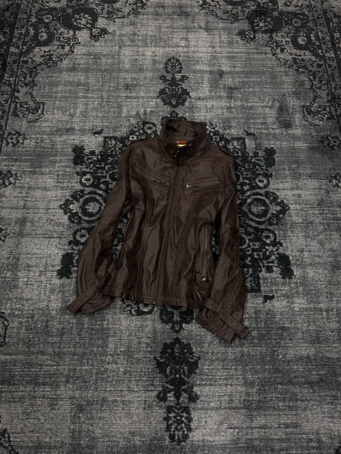 Oil cake grunge faux leather jacket 상품이미지1