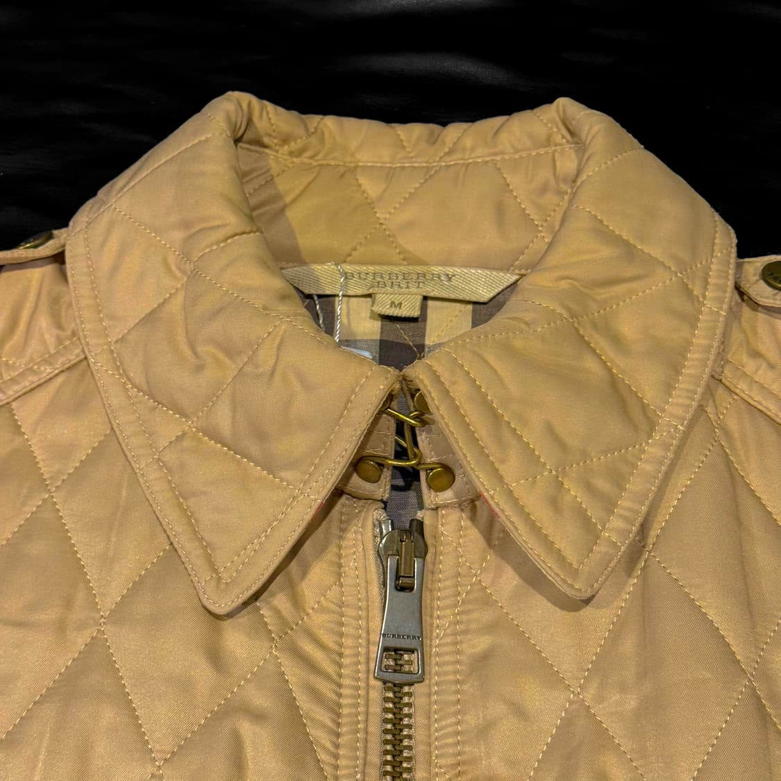 버버리 퀼팅 자켓 상품이미지3