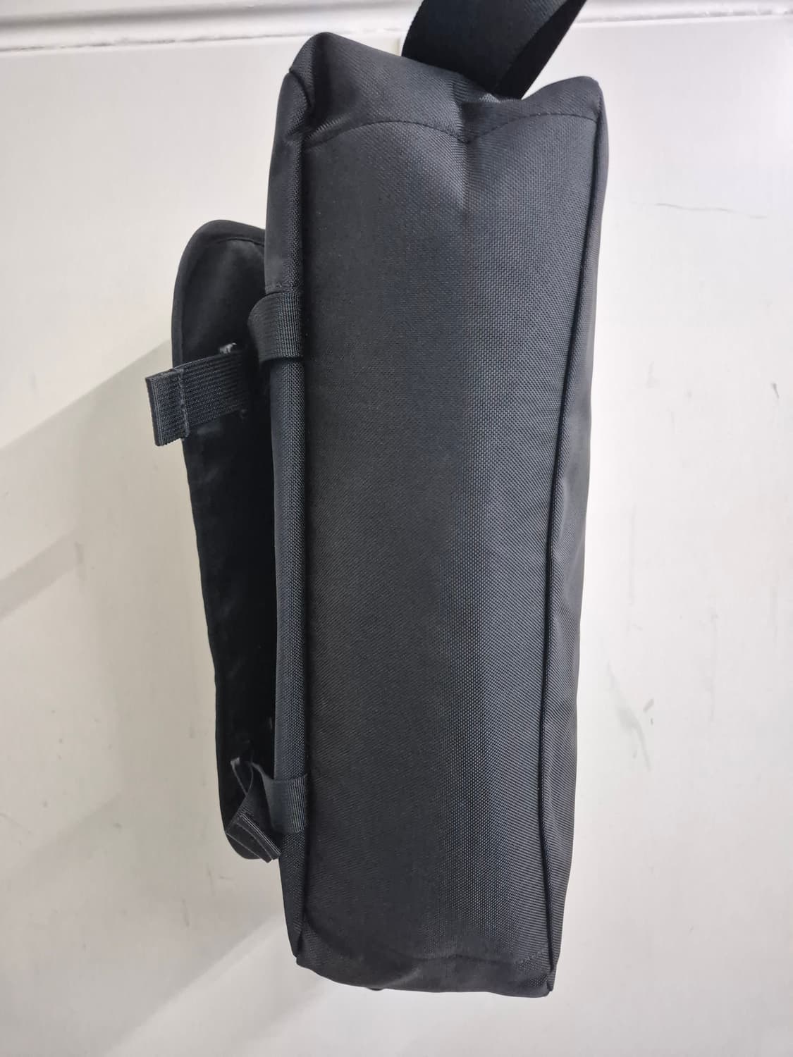 뉴발란스 블랙 메신저백 상품이미지5