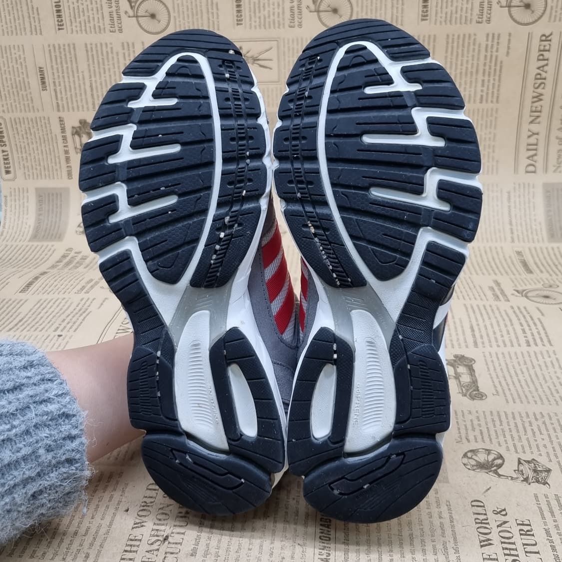 아디다스 이큅먼트10 여성운동화240  상품이미지3