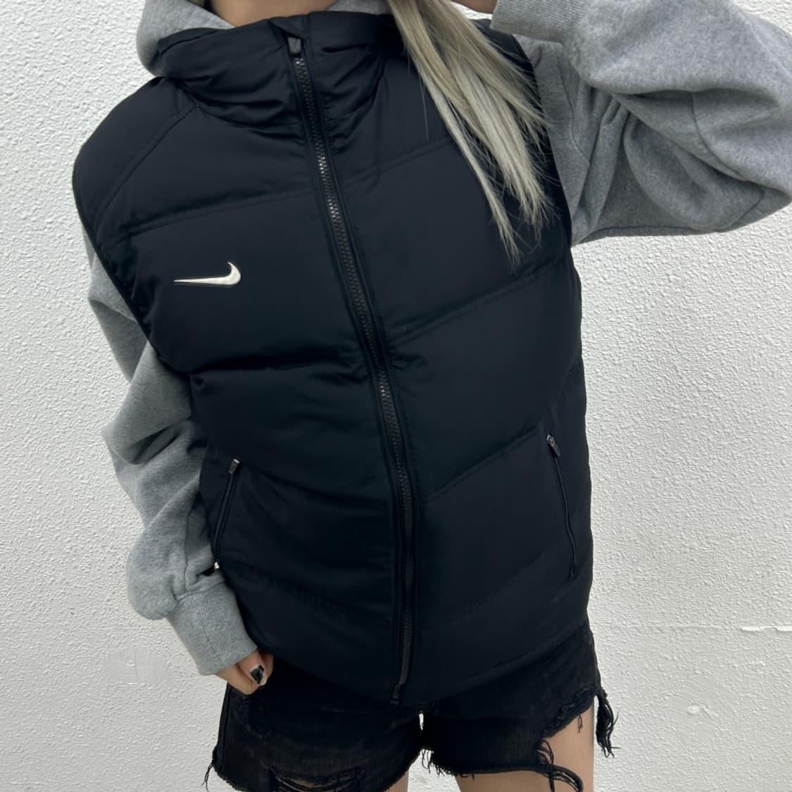 나이키 스우시 블랙 패딩조끼 M 상품이미지2