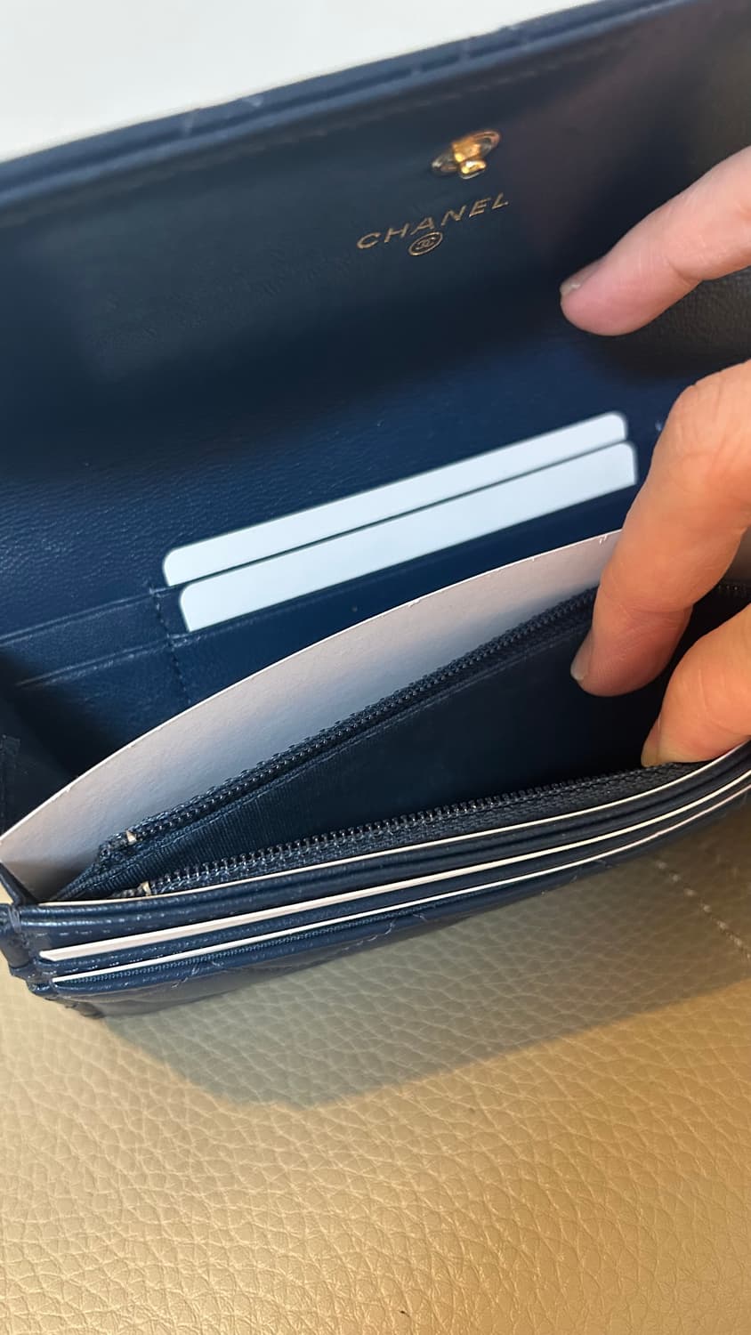 샤넬 다크네이비 중지갑 상품이미지6