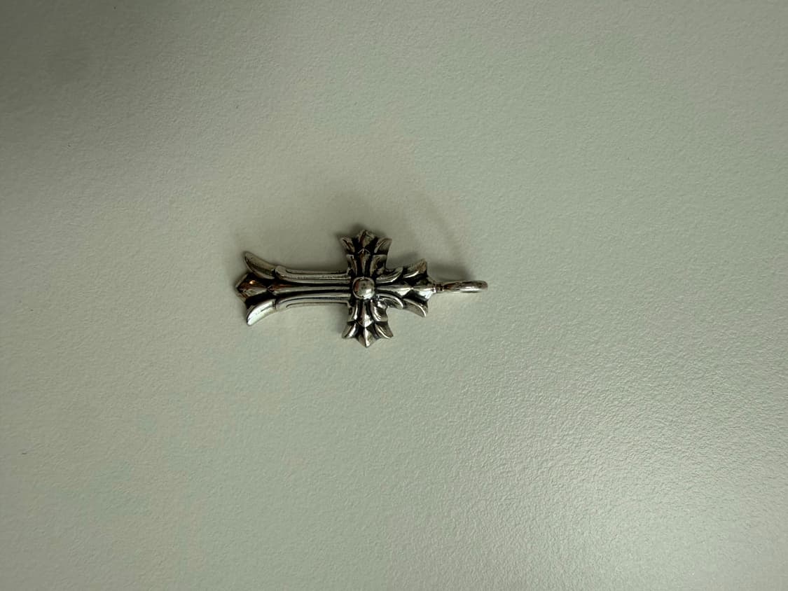 새상품 크롬하츠 더블크로스 참 상품이미지1