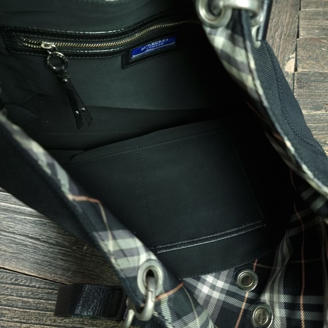 [버버리] 블루라벨 Y2K 빈티지 로고 자수 아일렛 숄더백 P01588 상품이미지4