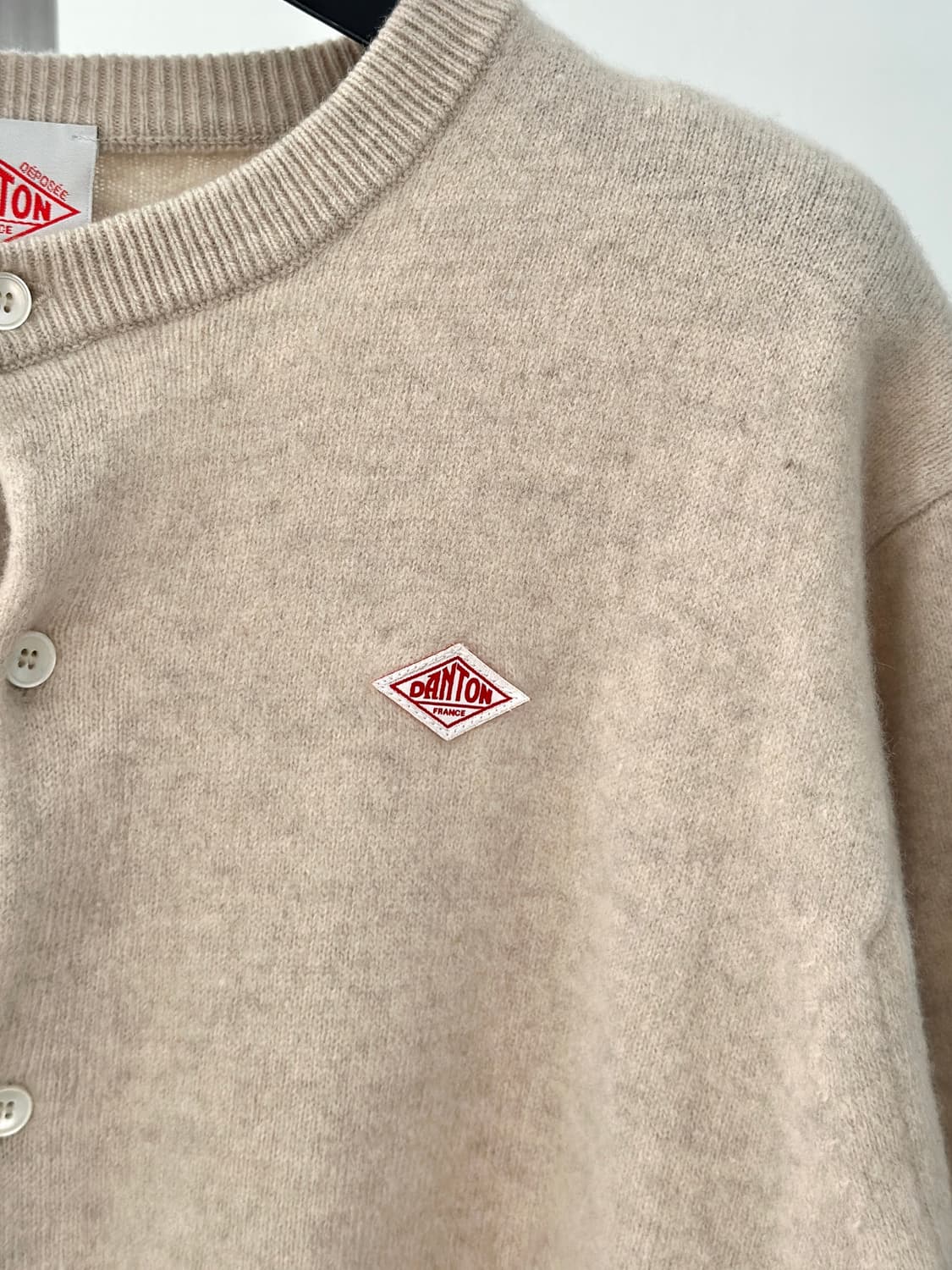 단톤 24FW 오트밀 램스울 크루넥 가디건  상품이미지6