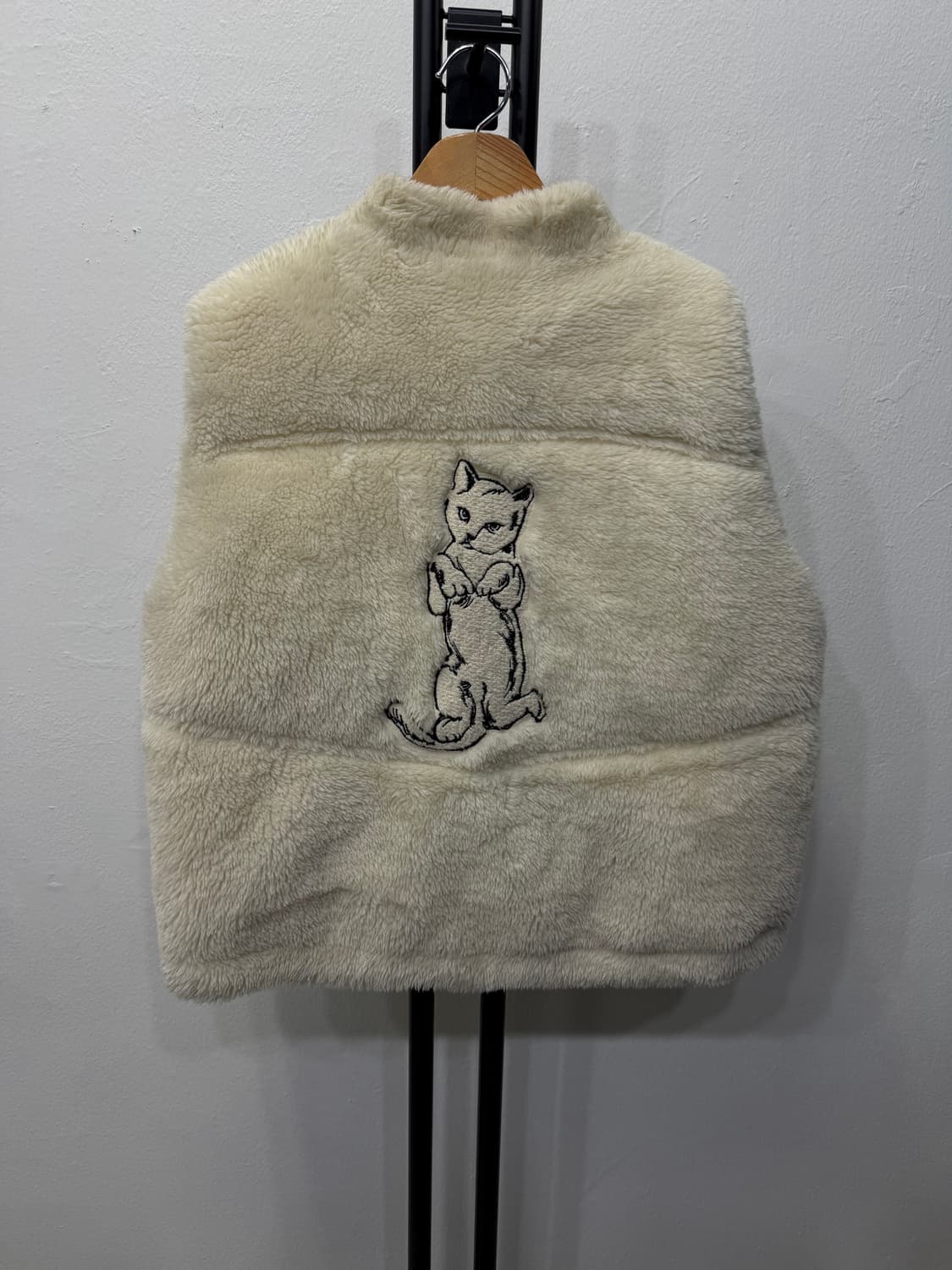 정품) O2ND 오즈세컨 한섬 오버핏 리버시블 양면 가죽 양털 조끼 82 상품이미지6