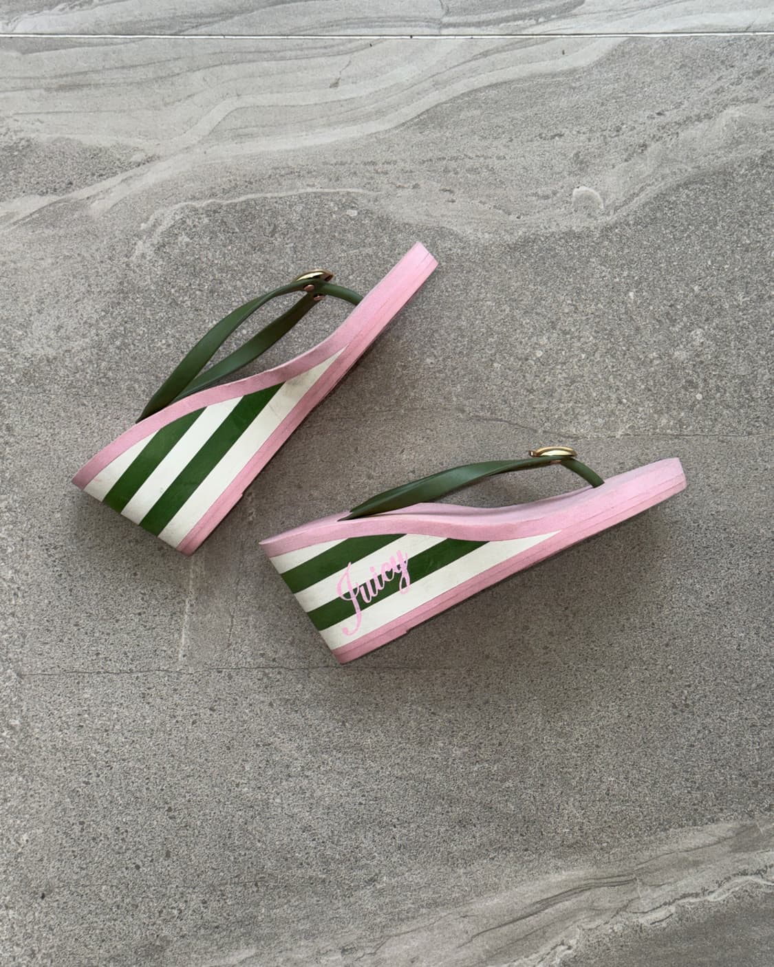 Juicy Couture pink green stripe apple 샌달 상품이미지5