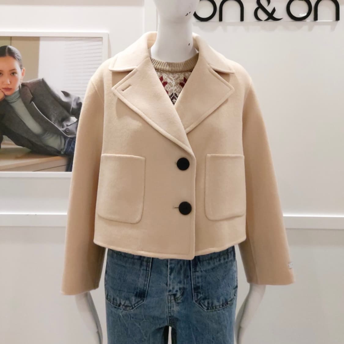 온앤온 더블 단추 숏 코트 상품이미지1