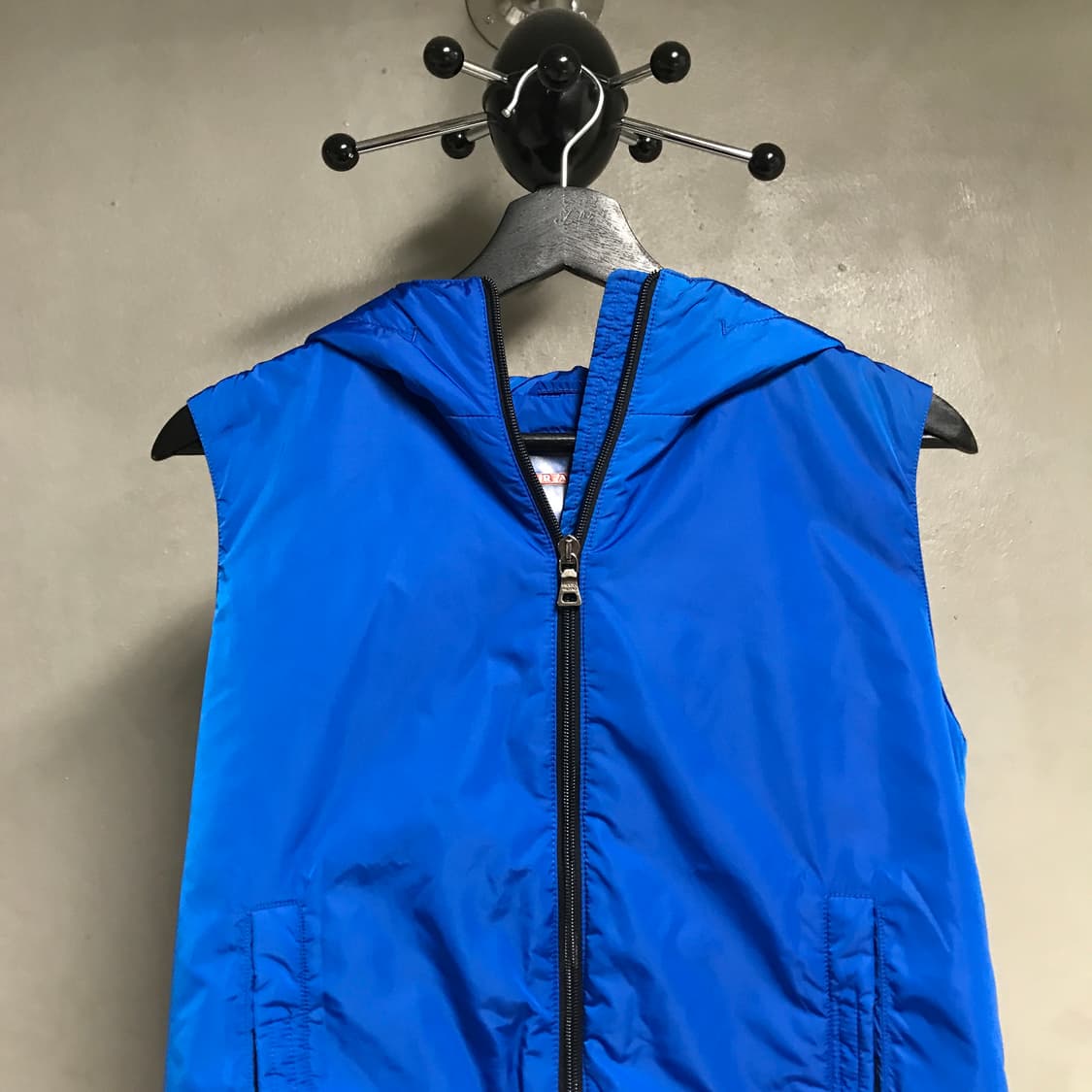 프라다 스포츠 후드 베스트 40(W) 상품이미지2