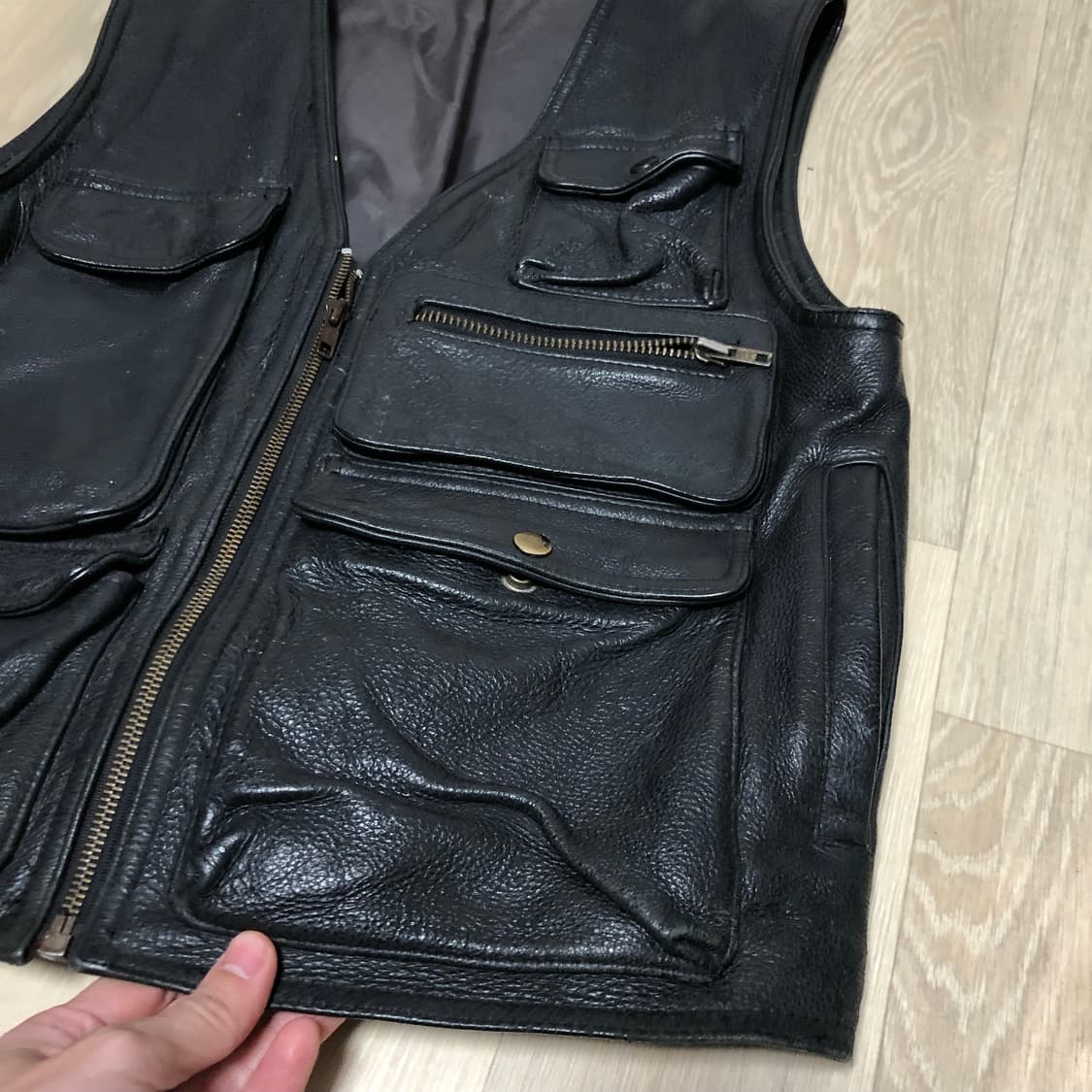 (L) RED POINT 빈티지 소가죽 레더 아웃도어 베스트 블랙 상품이미지3