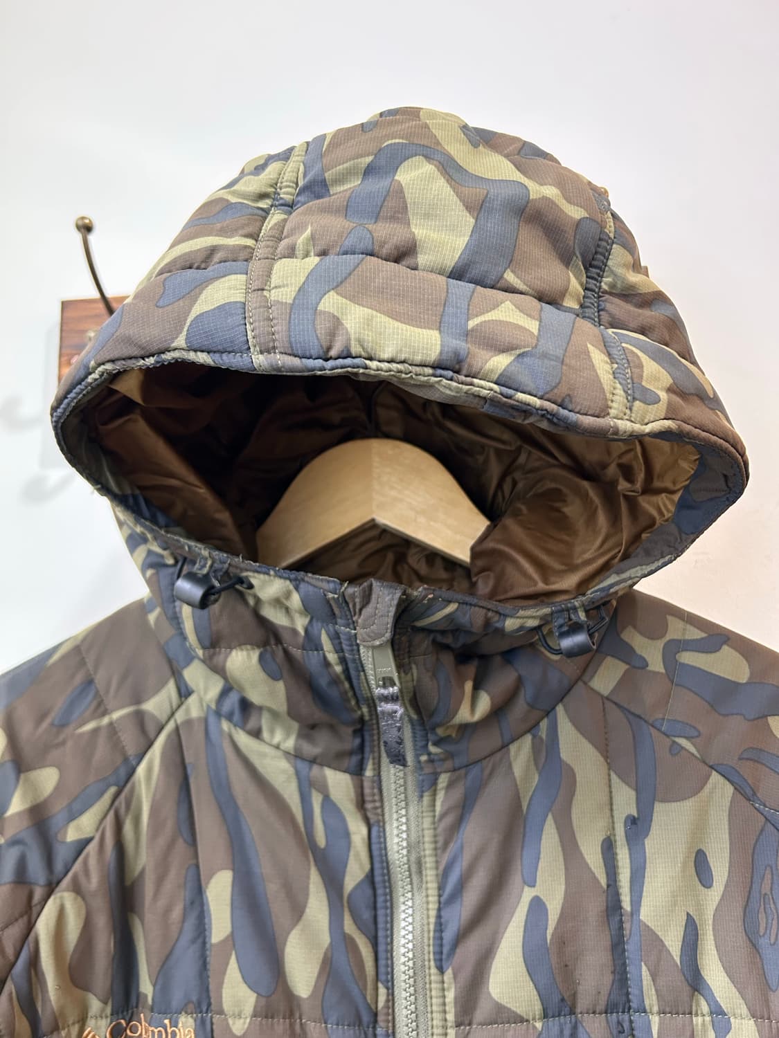 콜롬비아 카모플라쥬 패딩 상품이미지2