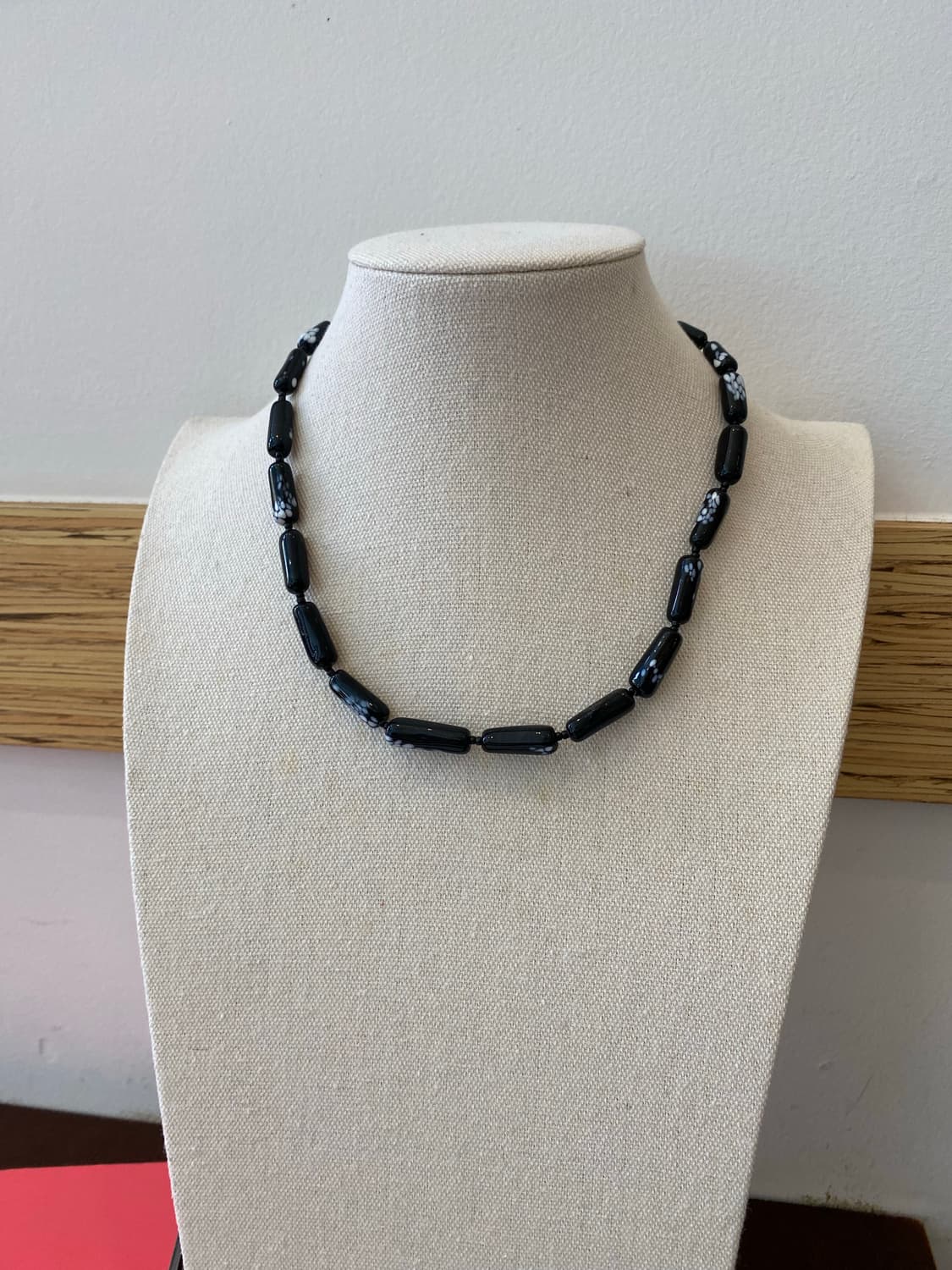 빈티지 블랙 플라워 비즈 목걸이 상품이미지1