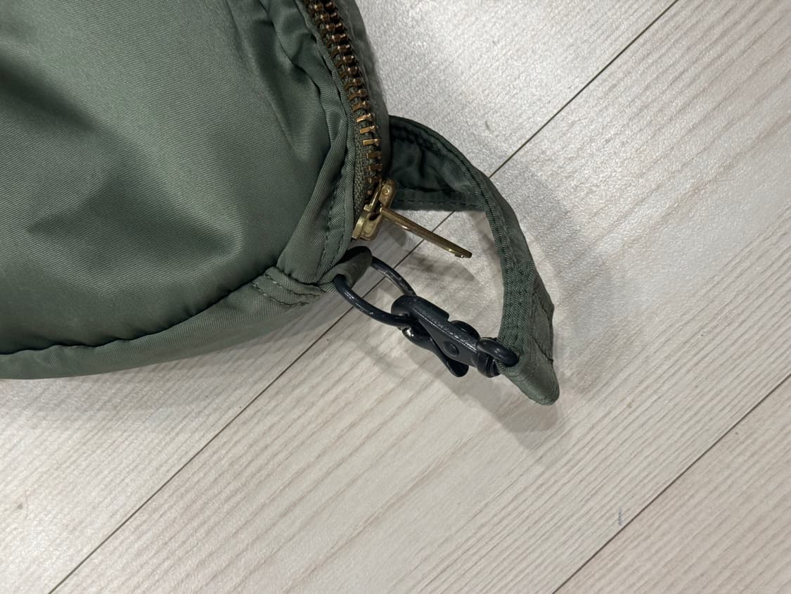 포터 탱커 숄더백 하프문 카키 상품이미지3