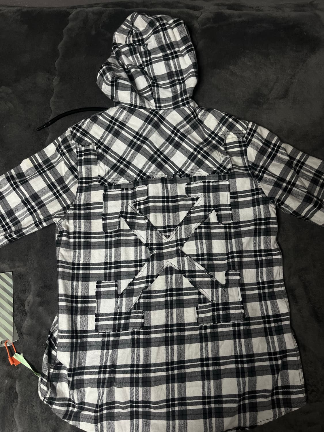 오프화이트 백에로우 플란넬체크후드셔츠 size S 상품이미지1