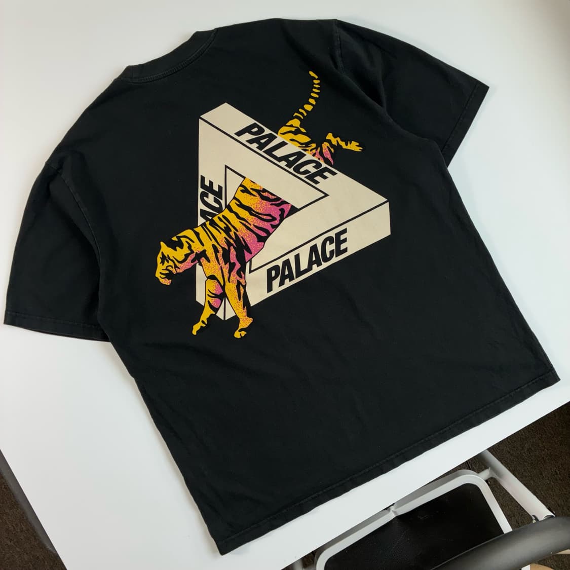 Palace  팔라스 코리아 트라이퍼그 블랙 반팔 티셔츠  상품이미지1