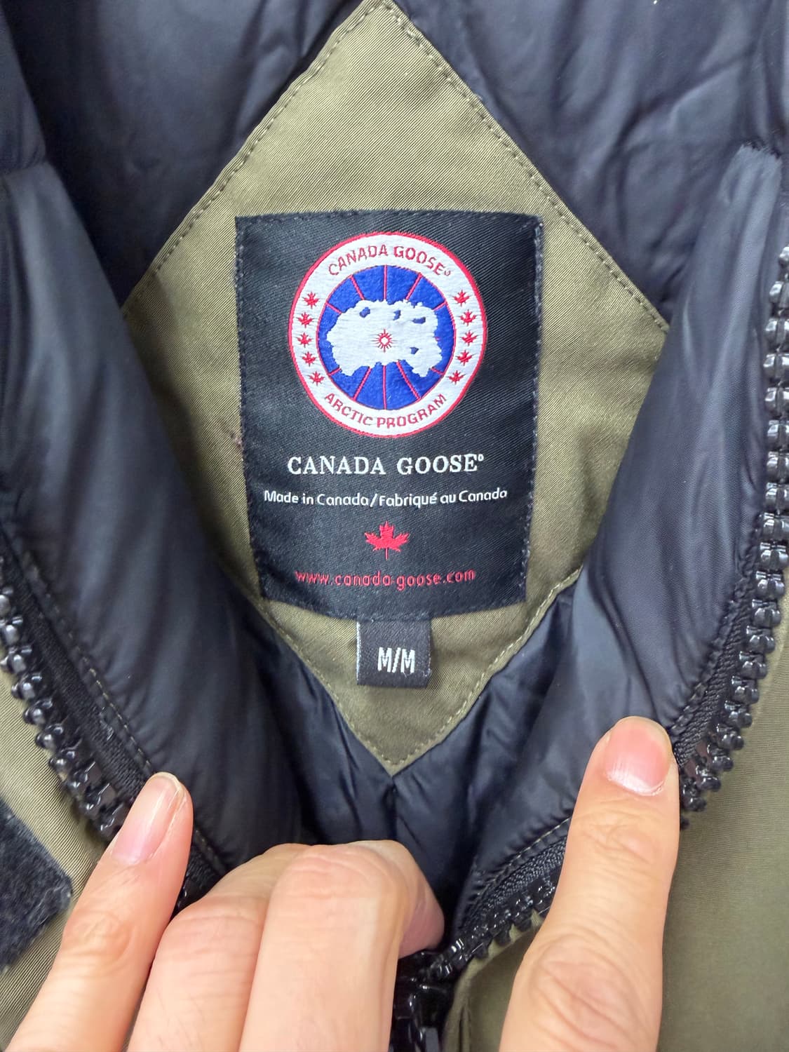 정품) 캐나다구스 여성 올리브색 퍼 후드 패딩 M 상품이미지7