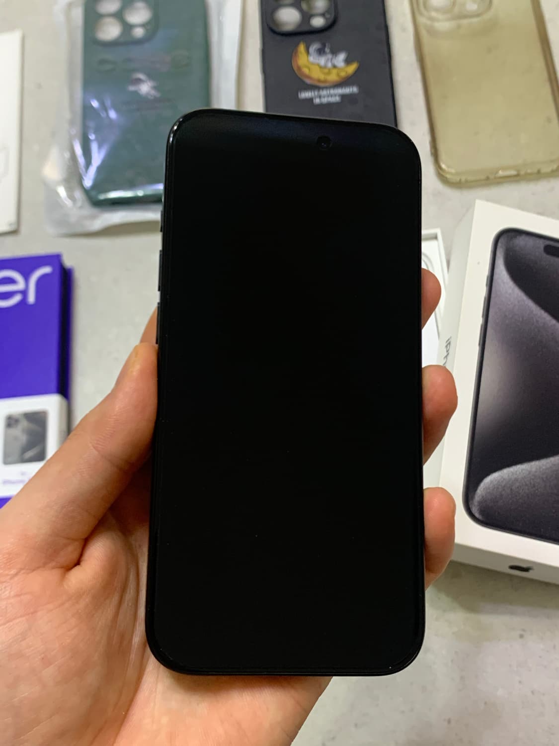 상태최상 아이폰 15프로 티타늄 블랙 256G 배터리 95% 상품이미지4