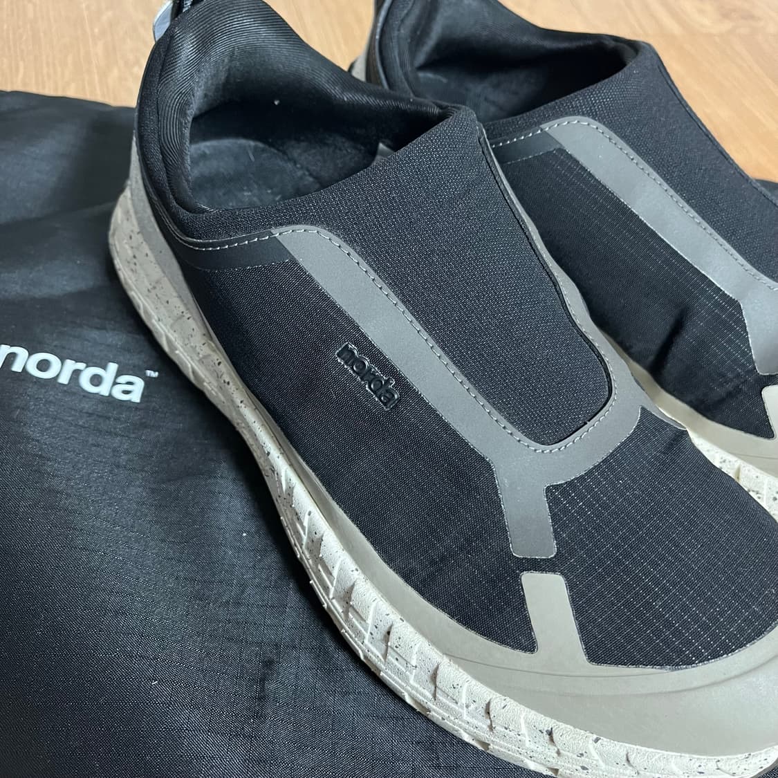 노다 x 헤이븐 003 280 norda haven 블랙 슬립온 상품이미지3