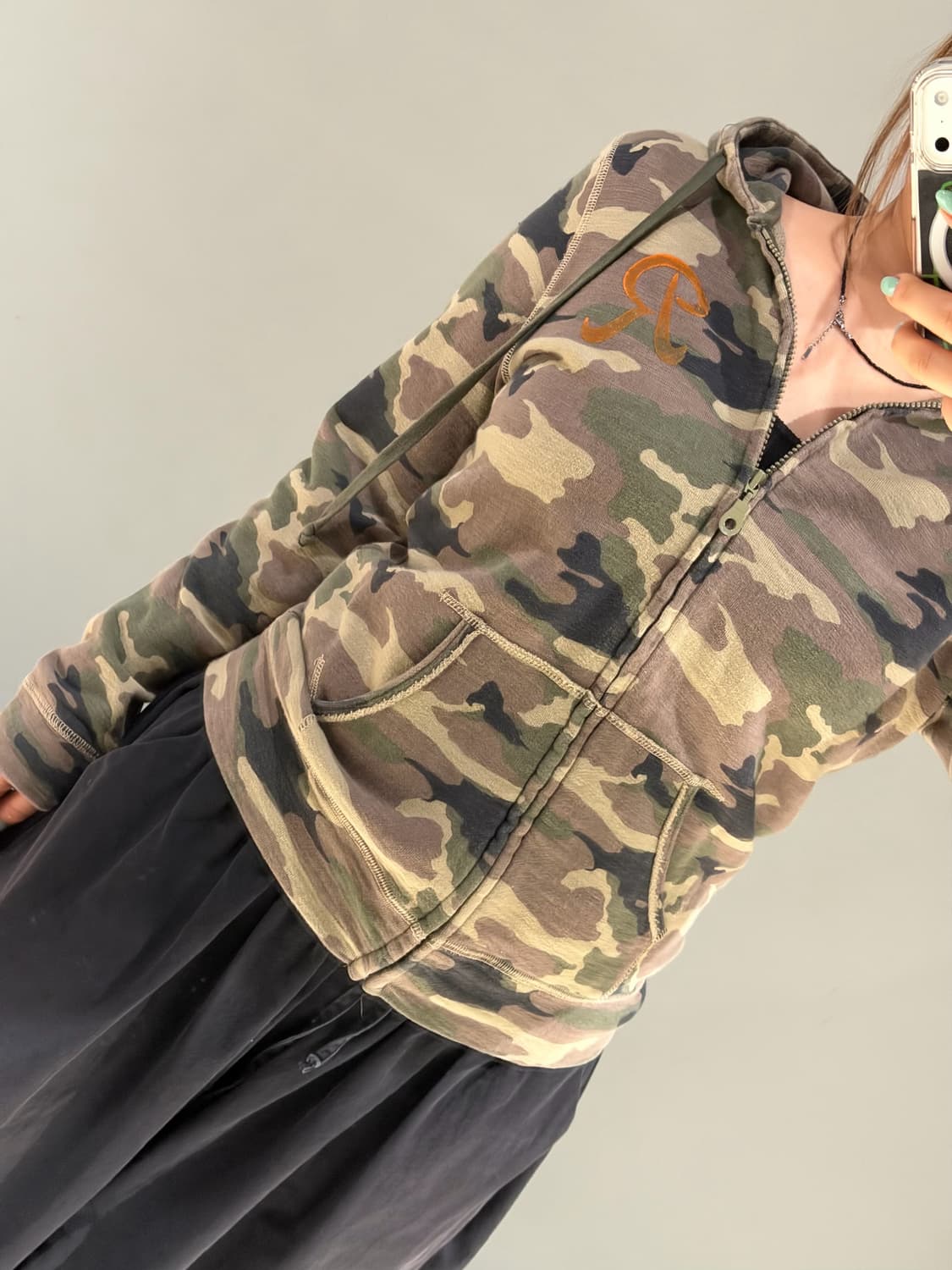 camo pattern stitch detail hood zip-up 상품이미지3