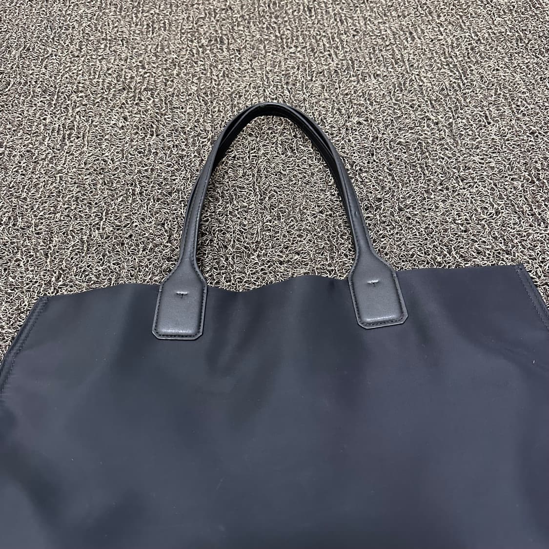 토리버치 엘라 스네이크 여성 토트백 숄더백 블랙 상품이미지6