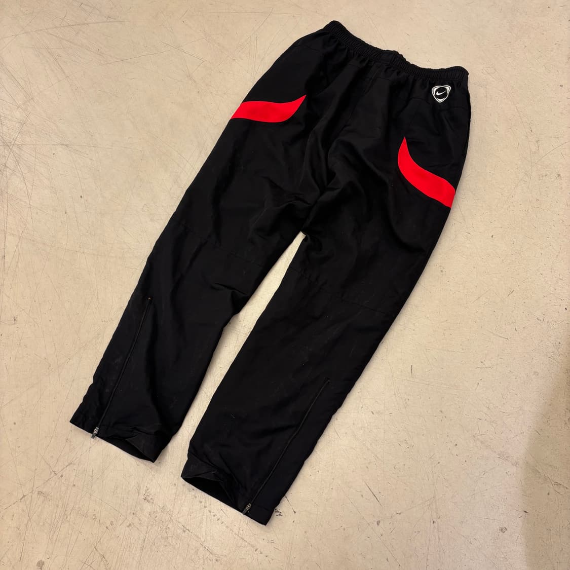 나이키 레드포인트 스우시 트레이닝 팬츠 상품이미지3