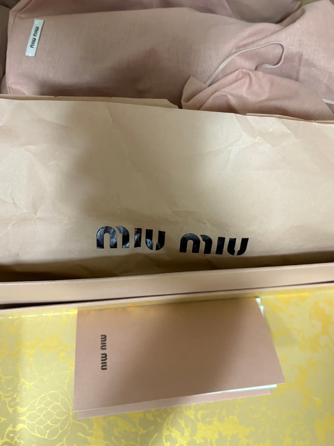 미우미우(MIU MIU) 매쉬 로고 스니커즈 판매합니다. 상품이미지5