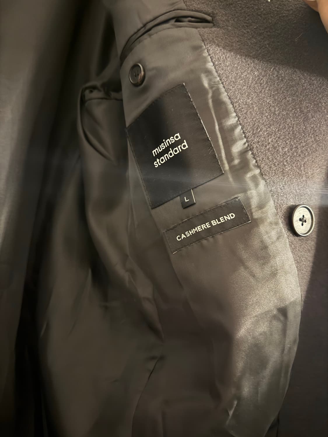무신사스탠다드 대디숄더 캐시미어 블렌드 더블 코트 상품이미지4
