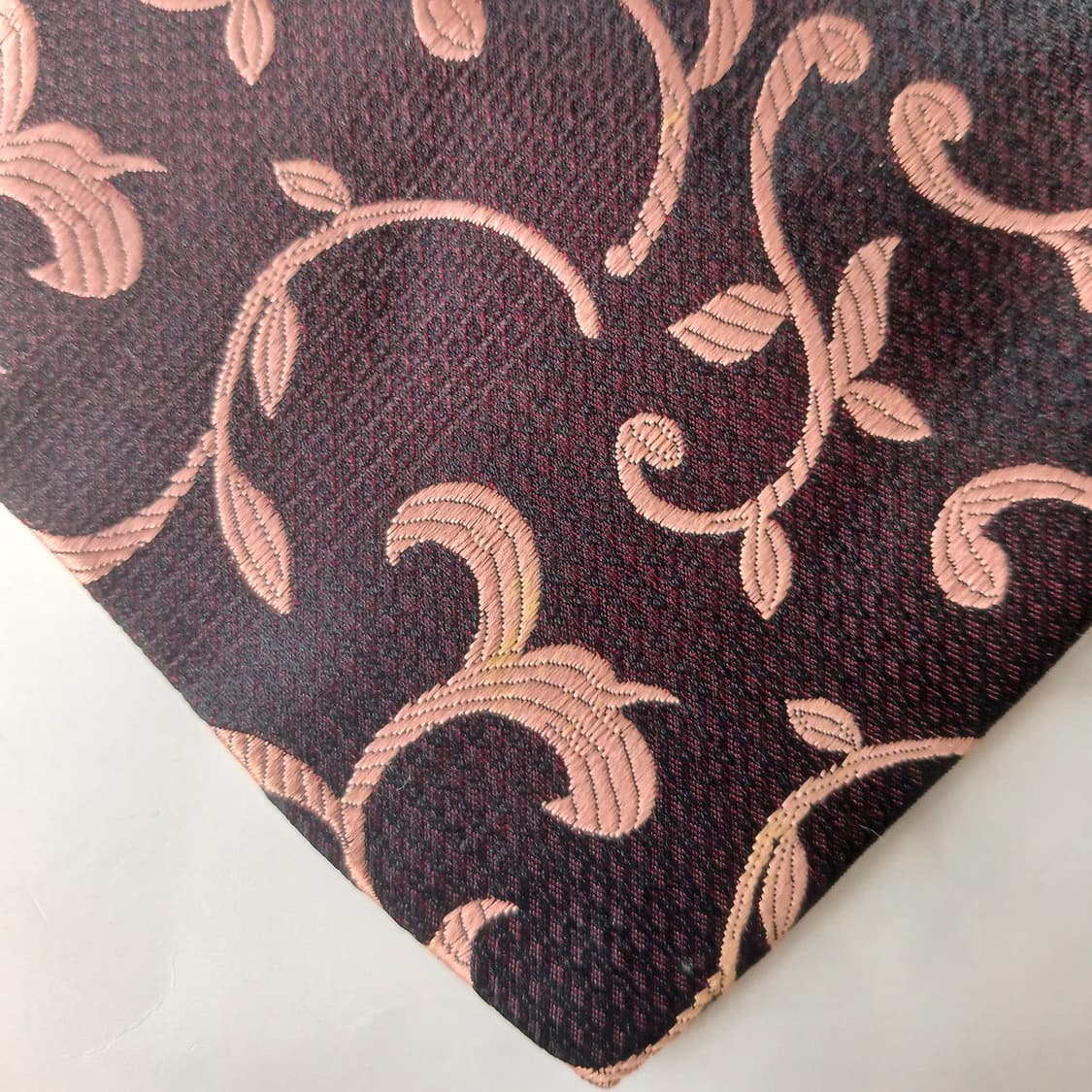 아쿠아스큐텀 실크 버건디 자카드 넥타이 9.9cm A등급 A19660
 상품이미지10