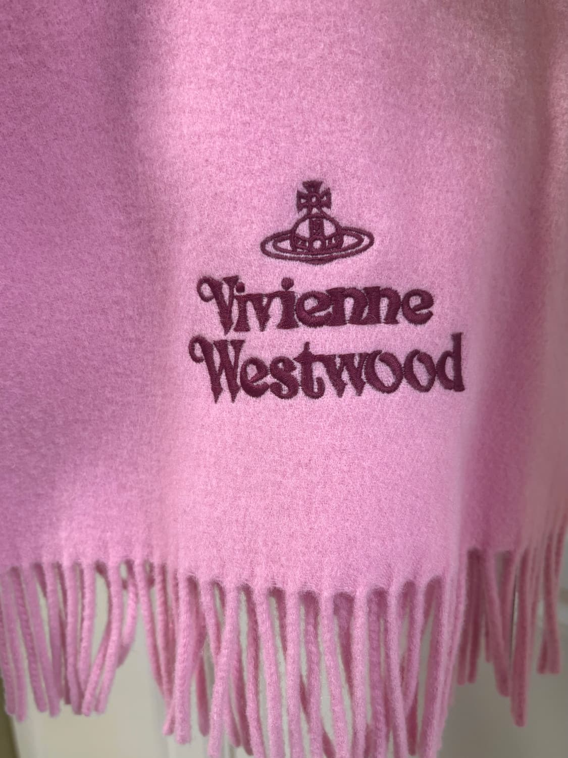 (새상품) 비비안웨스트우드 로고 자수 울 머플러 핑크 상품이미지3