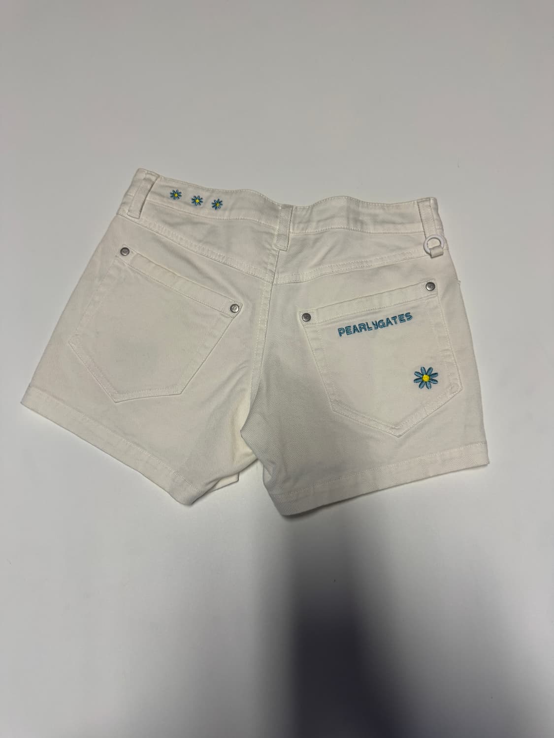 정품 여성 파리게이츠 골프 데이지 프린팅 반바지 화이트 0 상품이미지2