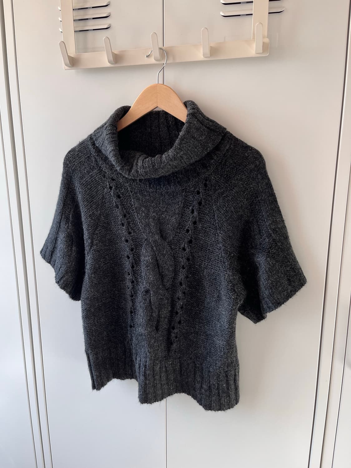 Sempre 차콜 꽈배기 목폴라 울니트 상품이미지5