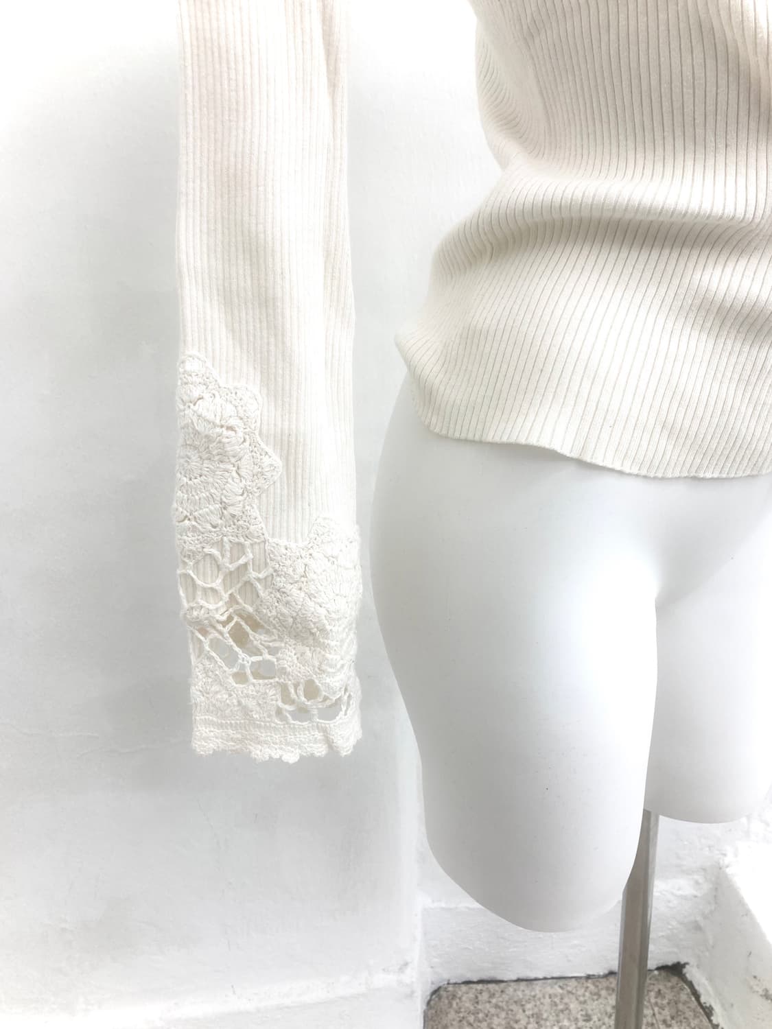 Ivory crochet long sleeve 상품이미지1