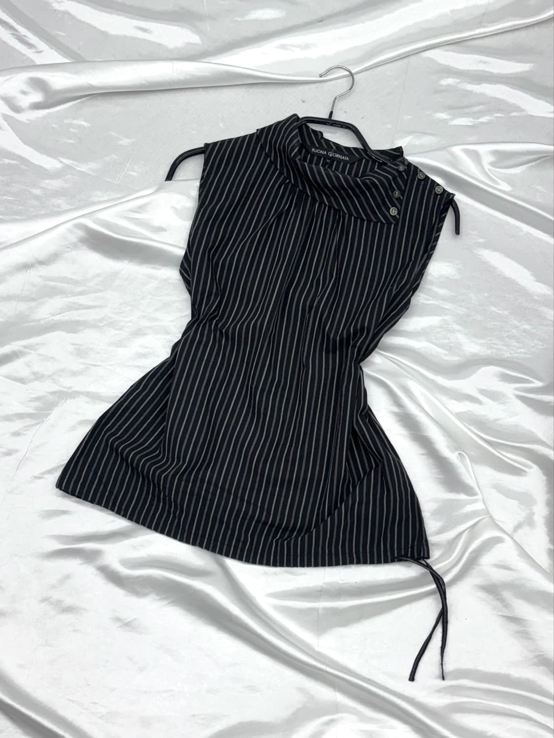 Striped High Neck Sleeveless Top  상품이미지5