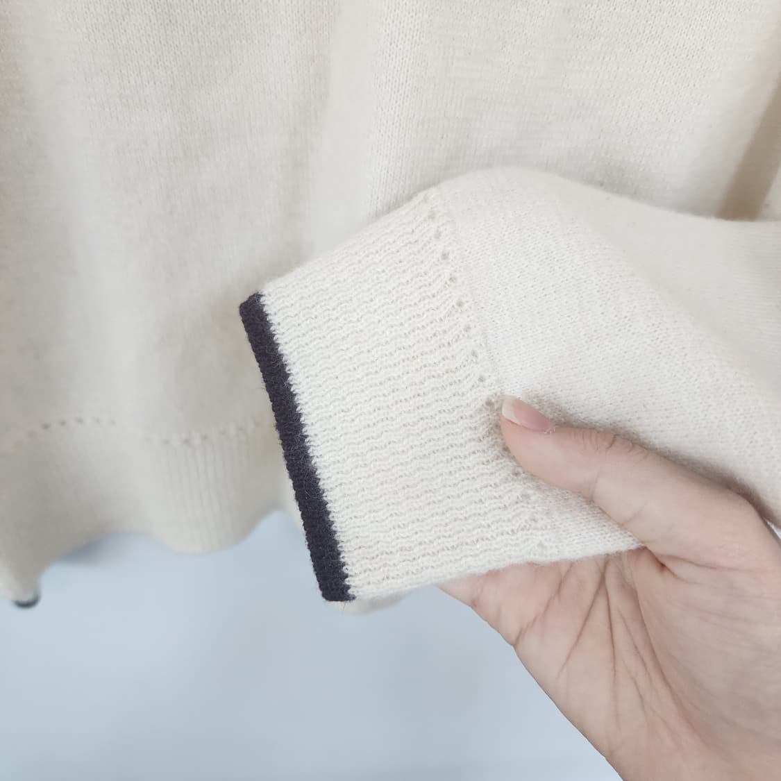 SJSJ 캐시미어 아이보리 라운드넥 긴팔 니트 상품이미지3