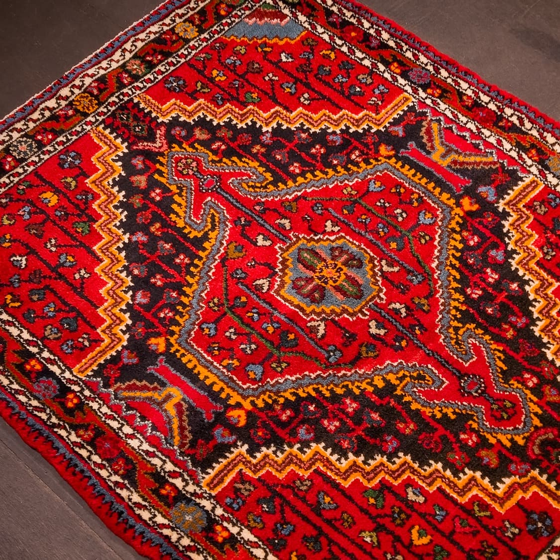 Tuyserkan Lachak Toranj Tribal Rug 7213 상품이미지3