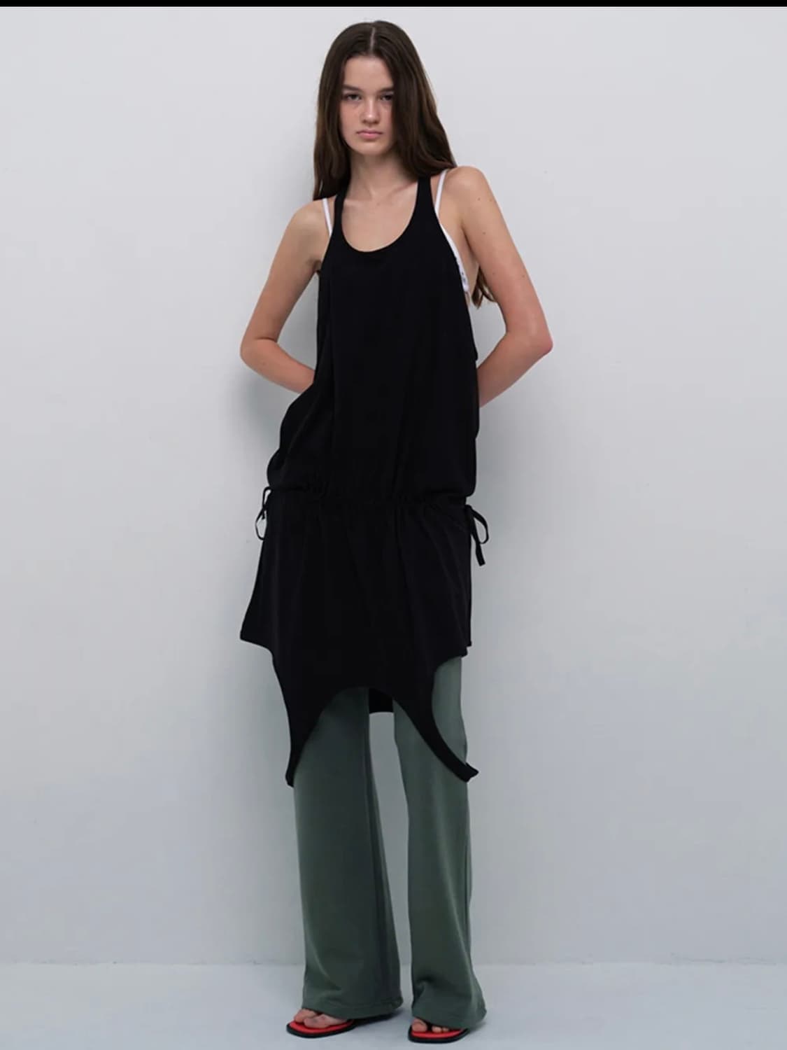 세릭 WAIST STRAP SLEEVELESS / BLACK 상품이미지1