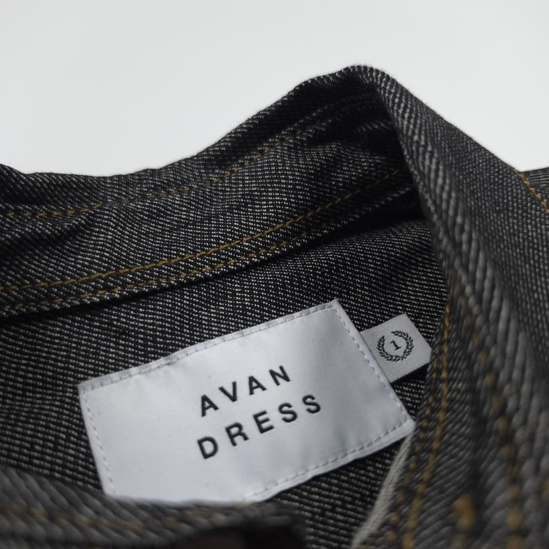 어반드레스 미니멀 블랙 샴브레이 데님 셋업 (M) 상품이미지5