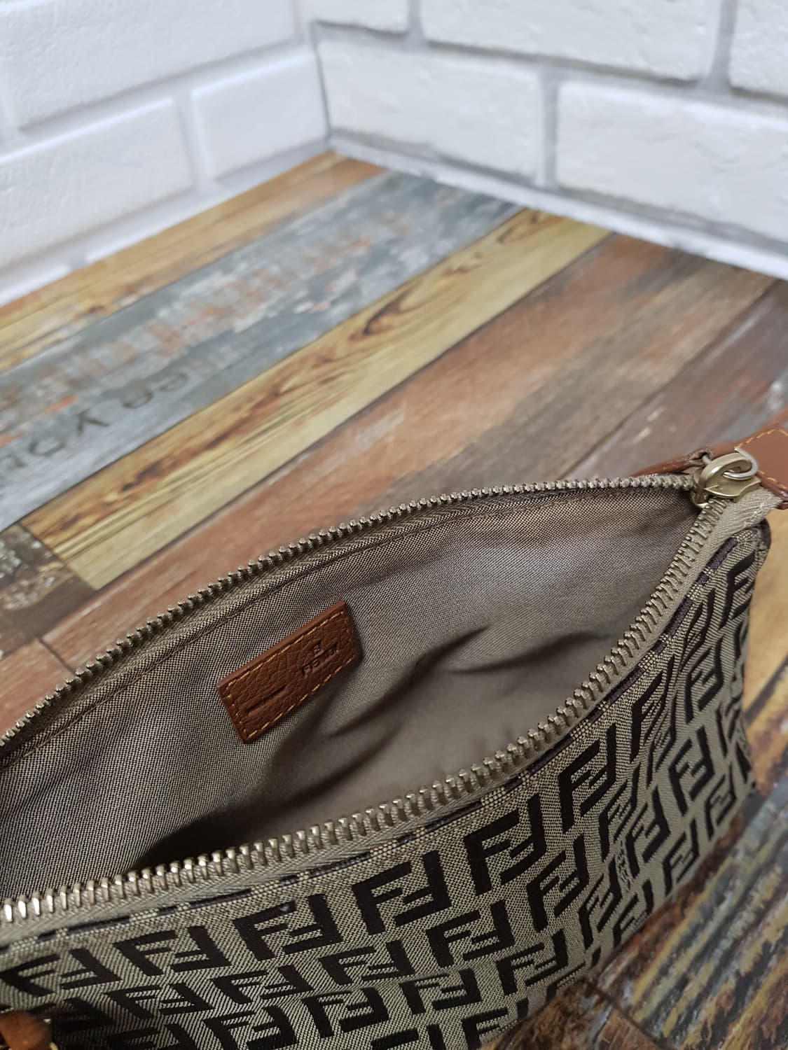 [정품] 펜디 주키노 금장 트리플스트랩 미니백 상품이미지7