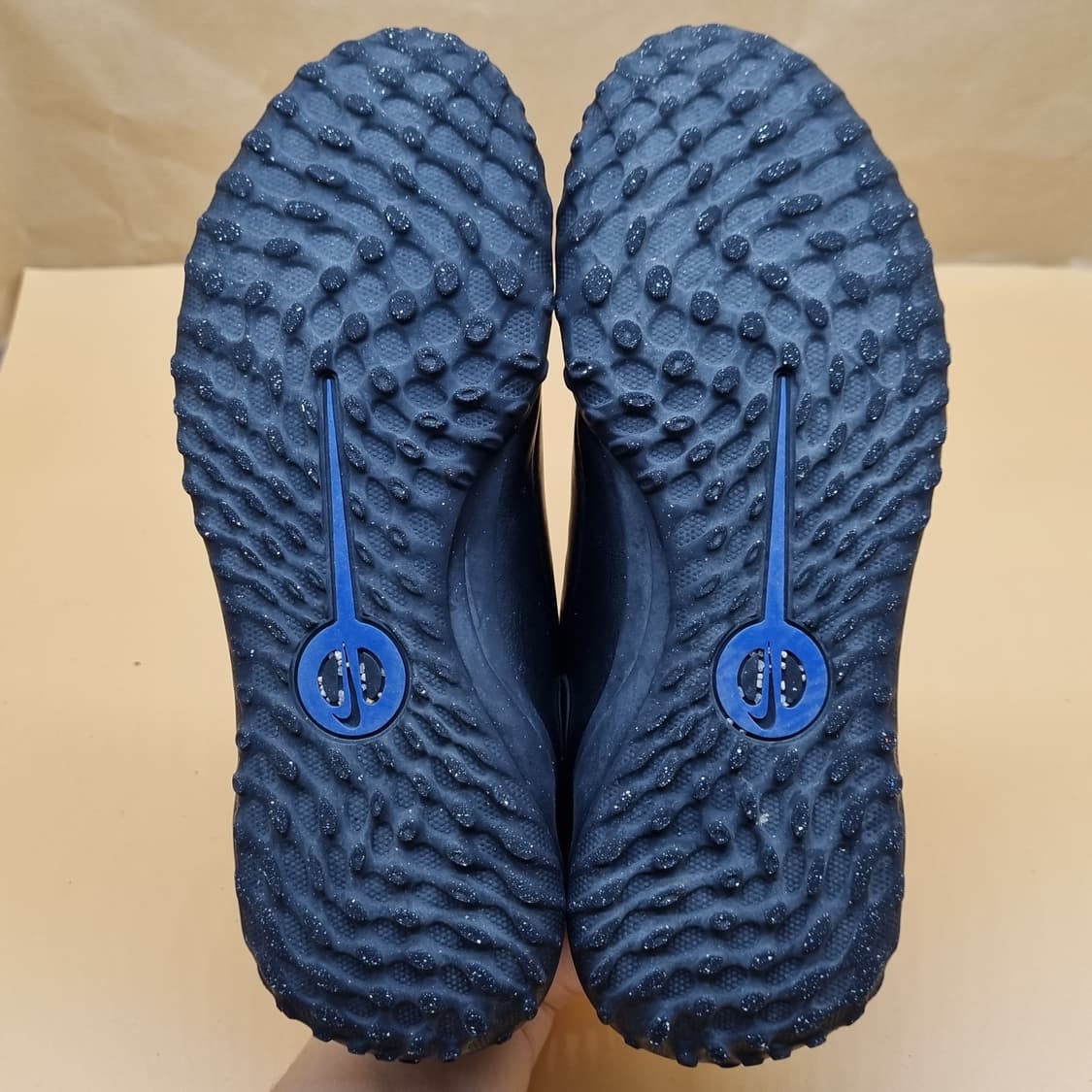 나이키 티엠포 레전드10 풋살화235 상품이미지3