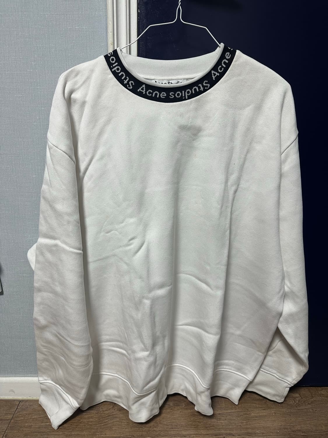 아크네 스튜디오 맨투맨 상품이미지1