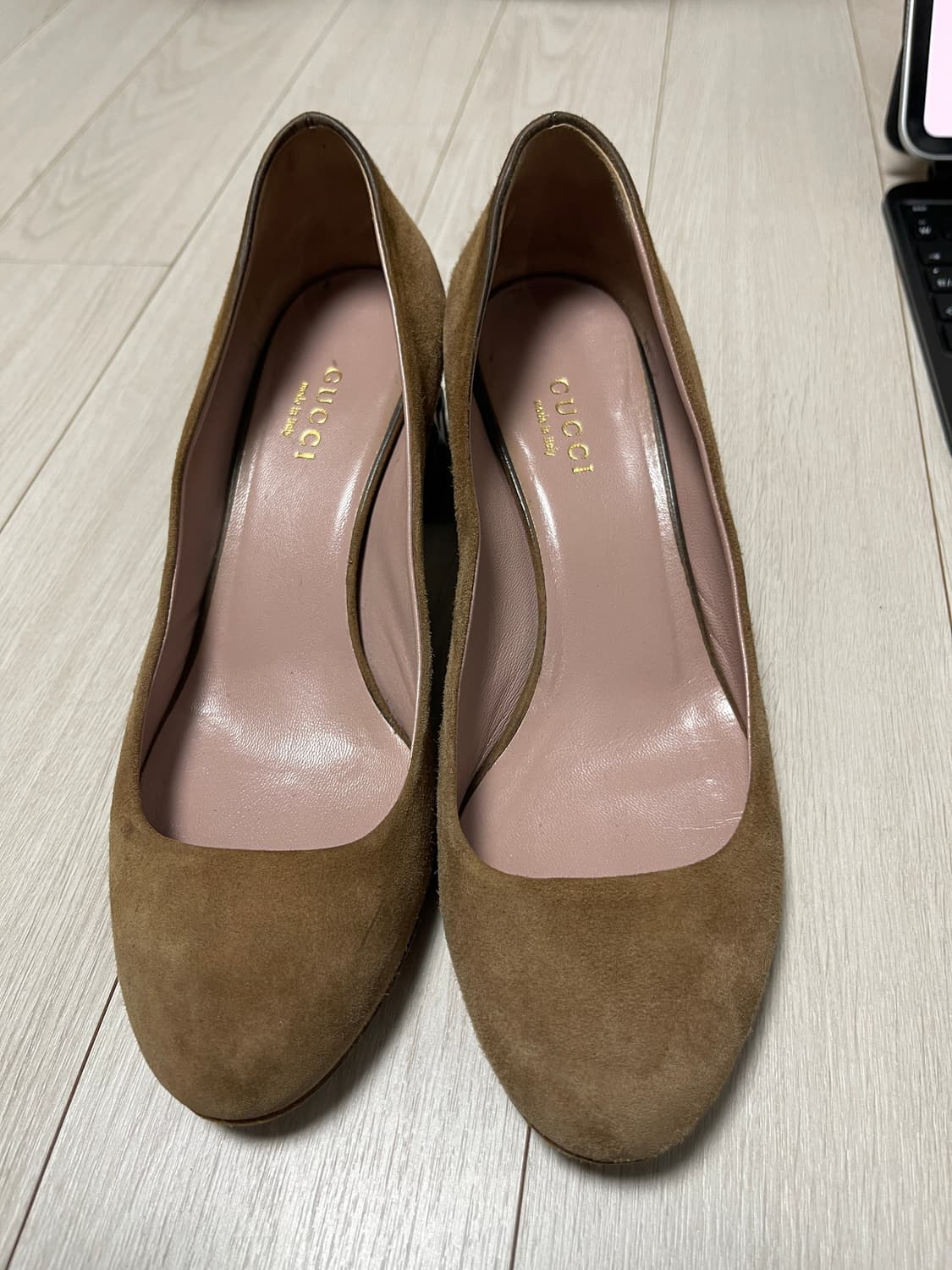 구찌 여성 스웨이드 통굽 구두 상품이미지1