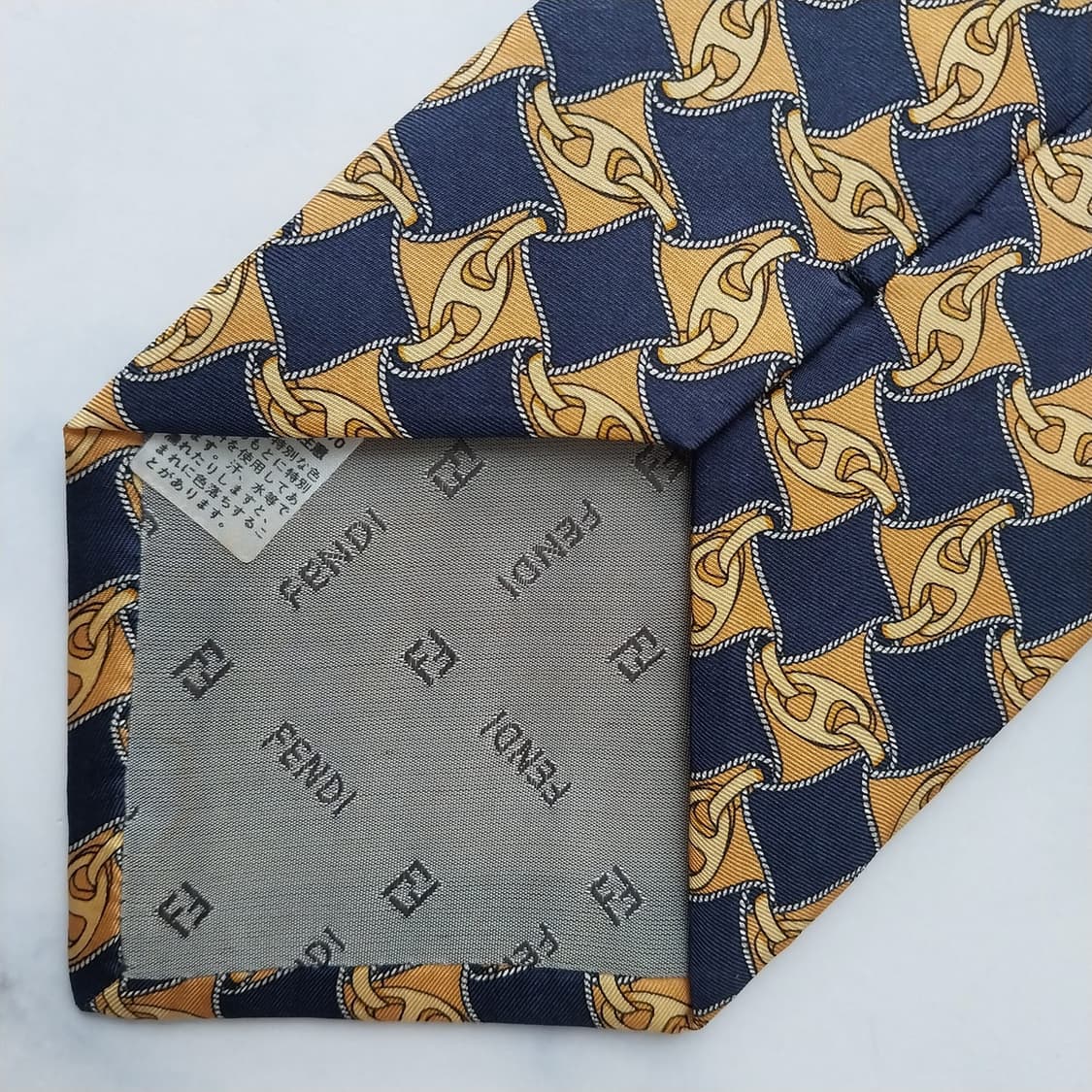 펜디 실크 네이비 체인 패턴 넥타이 9.9cm 새제품 K2511
 상품이미지6