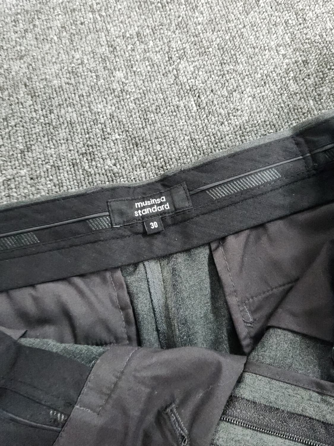 무신사스탠다드 와이드 히든 밴딩 슬랙스 미디엄그레이 상품이미지3