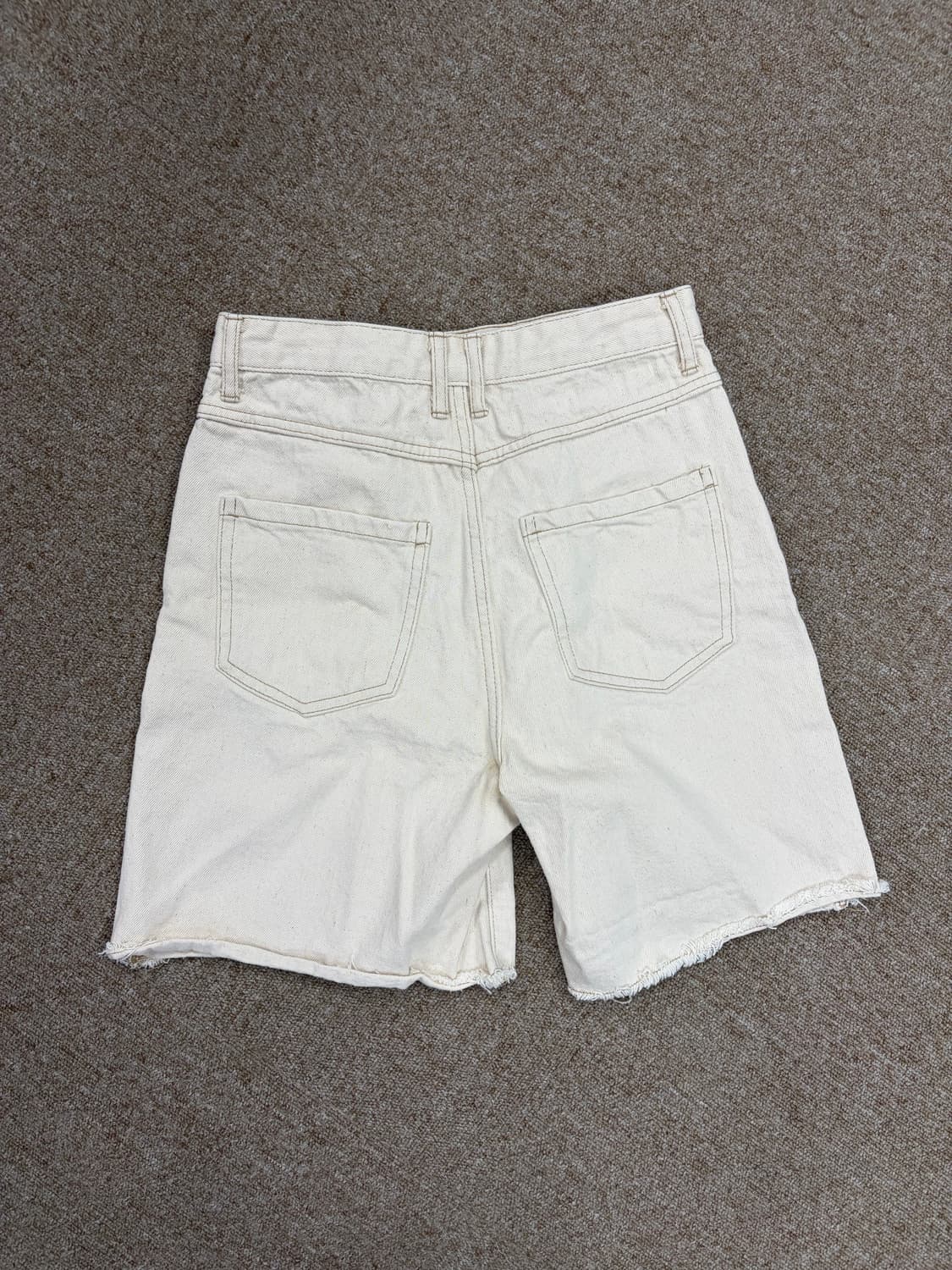H&M 아이보리 컷오프 데님 반바지 상품이미지3