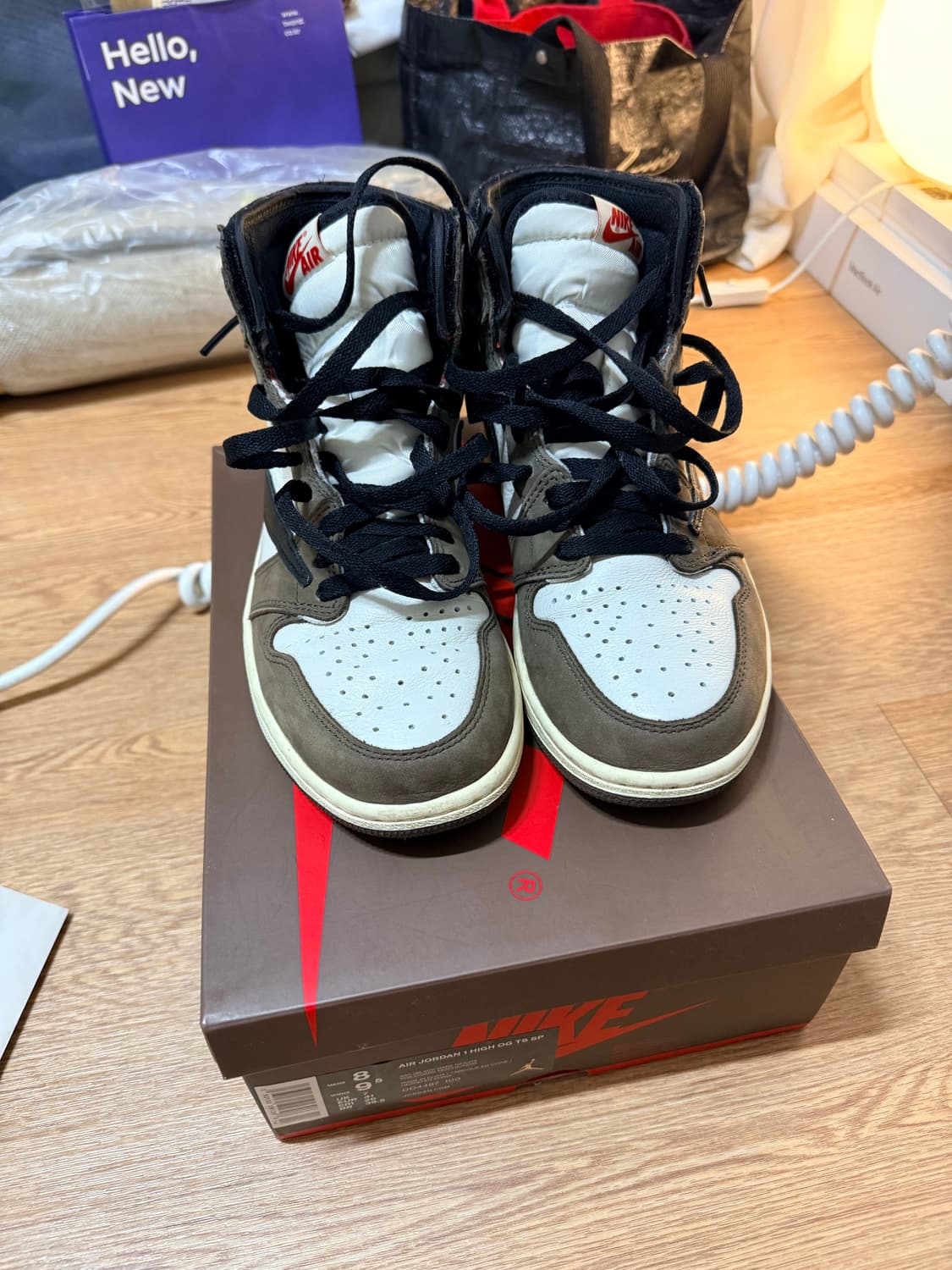 [260]조던 1 x 트래비스 스캇 레트로 하이 OG SP 모카 상품이미지1