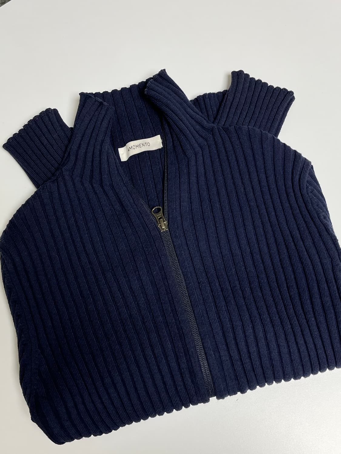 아모멘토 투웨이 니트 집업 네이비 상품이미지3