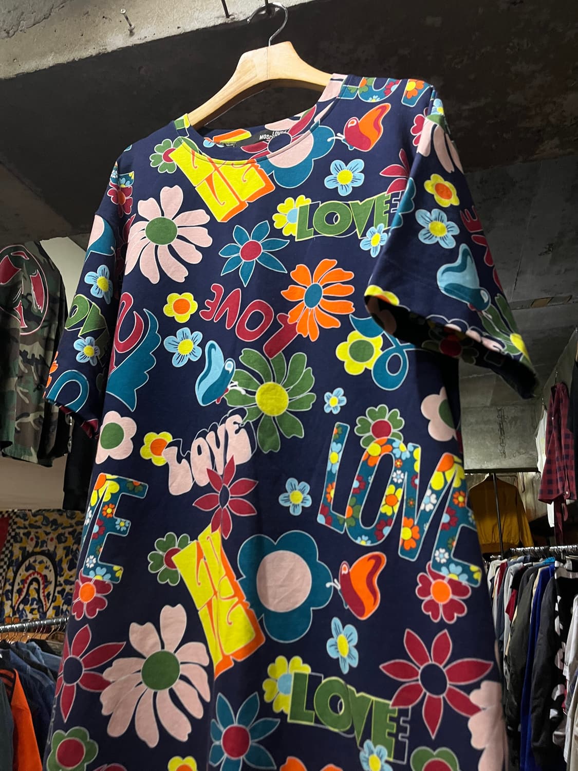 Love Moschino 모스키노 플라워 파워 컬렉션 티셔츠 상품이미지2