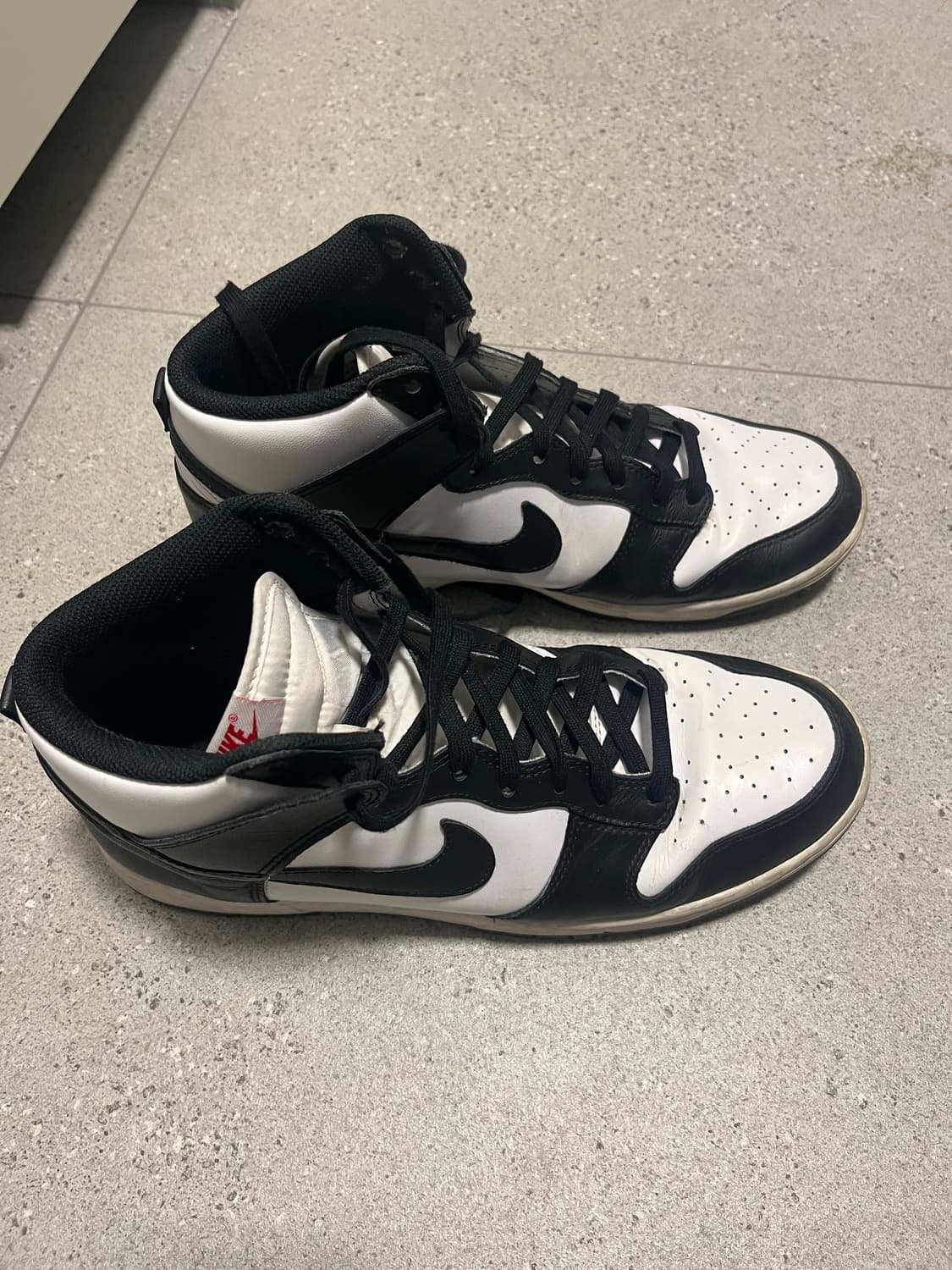 나이키 덩크 하이 레트로 블랙 앤 화이트 상품이미지2